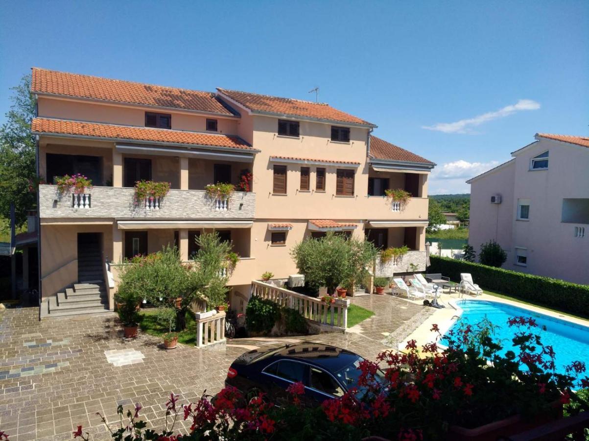 Popovic Apartment *